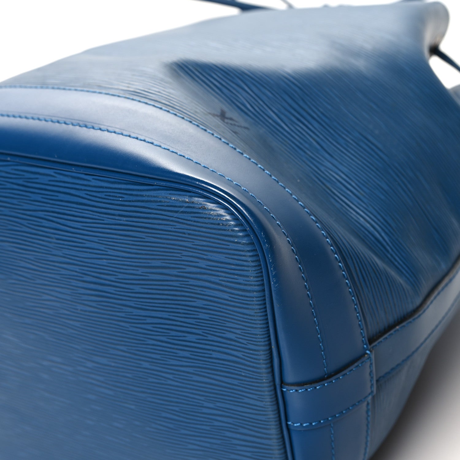 Louis Vuitton Epi Noe Toledo 9 of 11