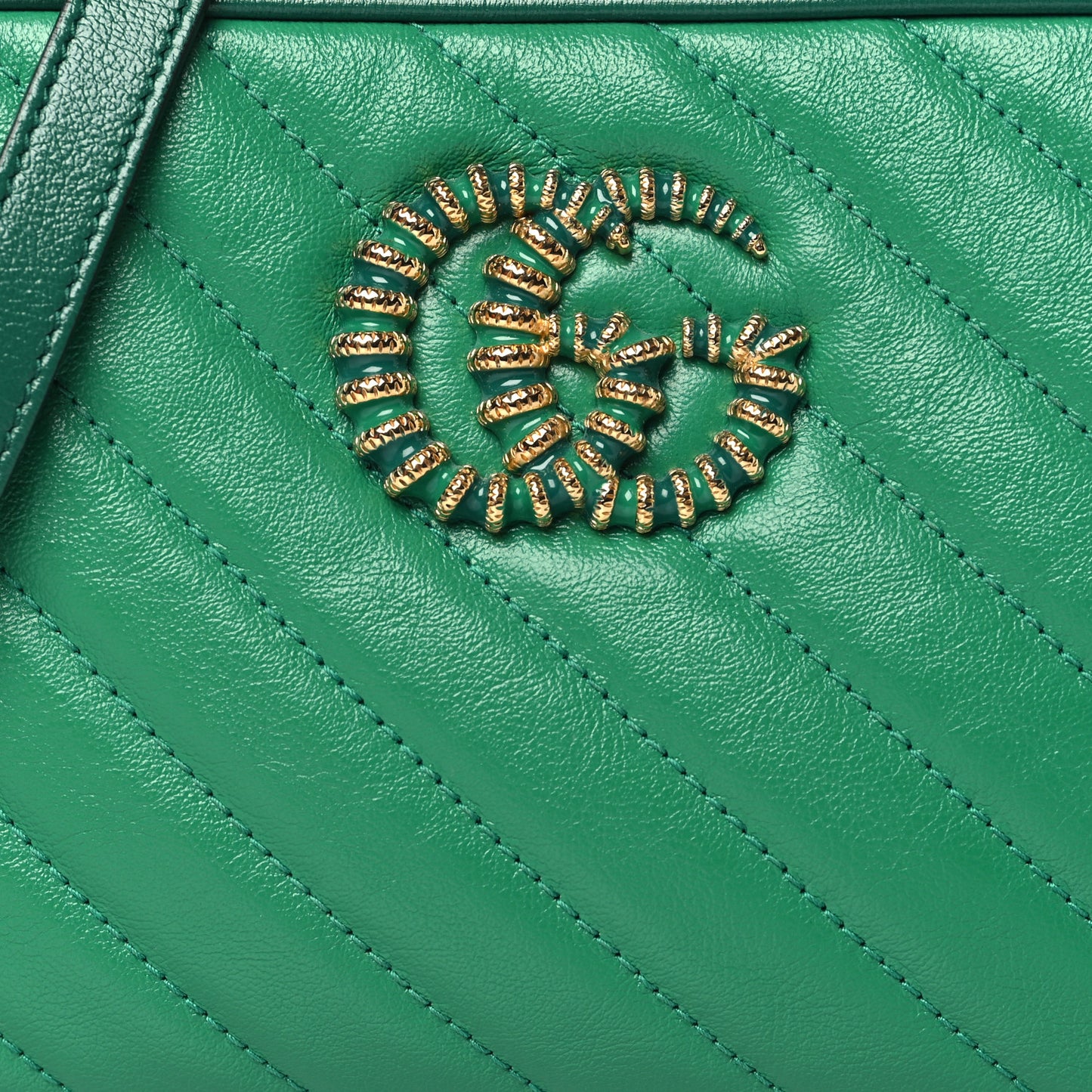 Azalea Calfskin Enamel Matelasse Diagonal Small Torchon GG Marmont Chain Shoulder Bag New Shamarock Emerald