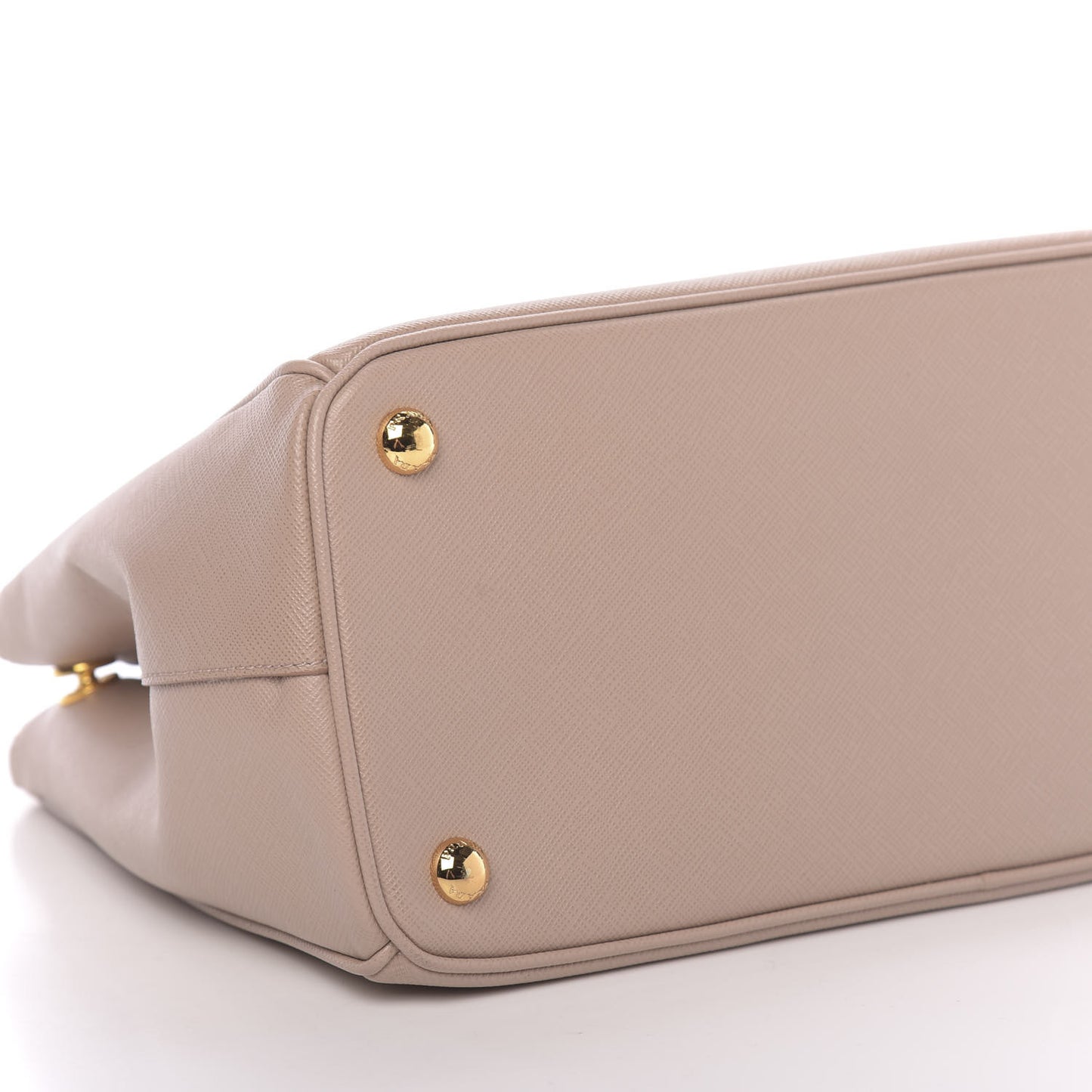 Saffiano Medium Galleria Double Zip Tote Cammeo