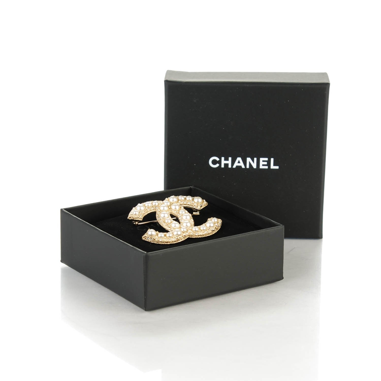 Chanel Pearl Crystal CC Brooch Gold 5 of 5