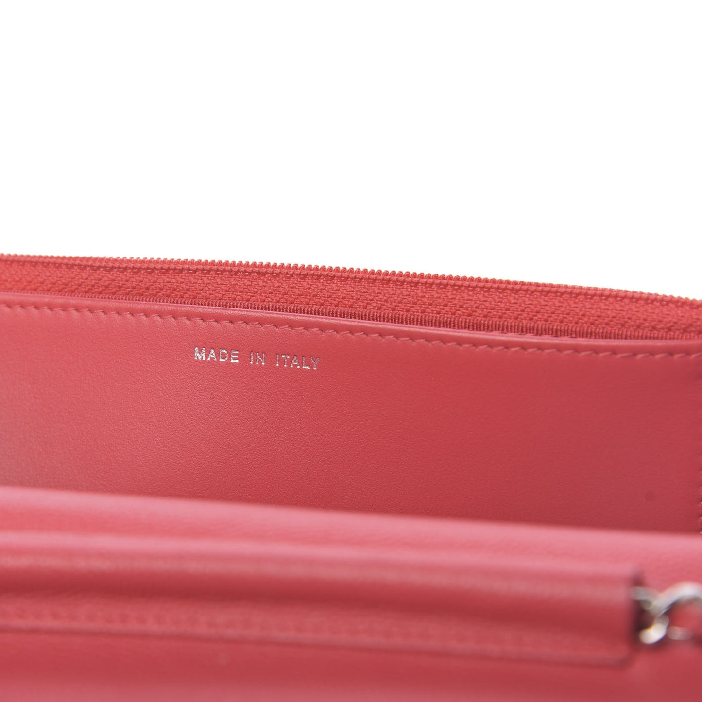 Caviar Chevron Quilted Wallet On Chain WOC Red