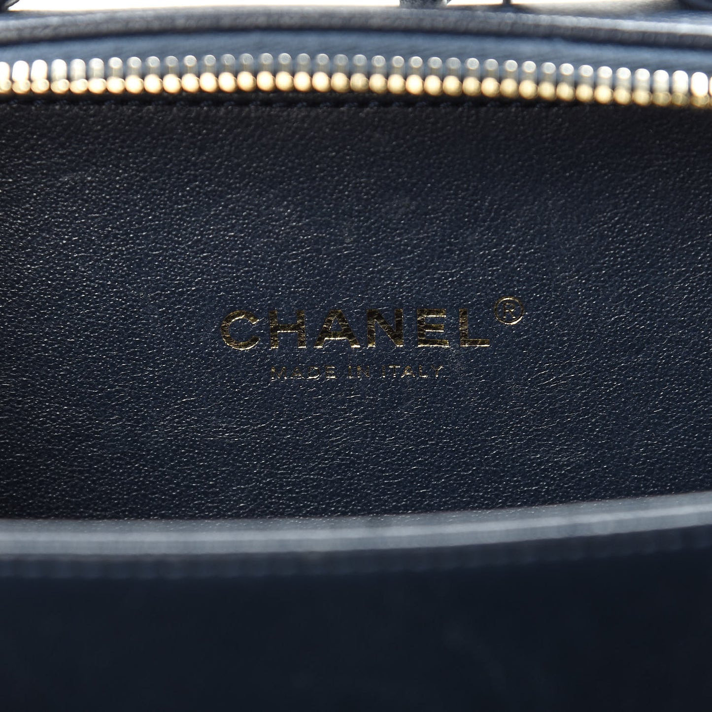 Caviar Quilted Small CC Filigree Vanity Case Navy