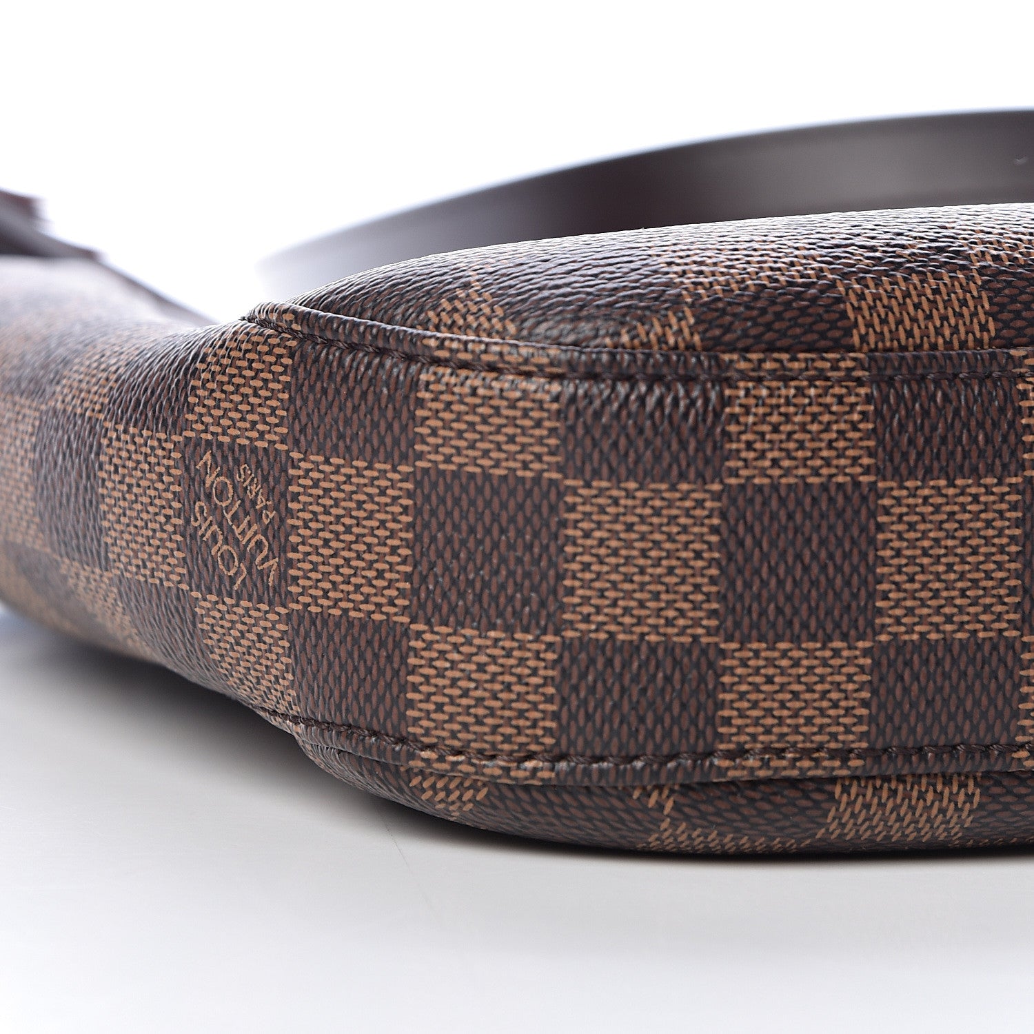 Louis Vuitton Damier Ebene South Bank Besace 9 of 11