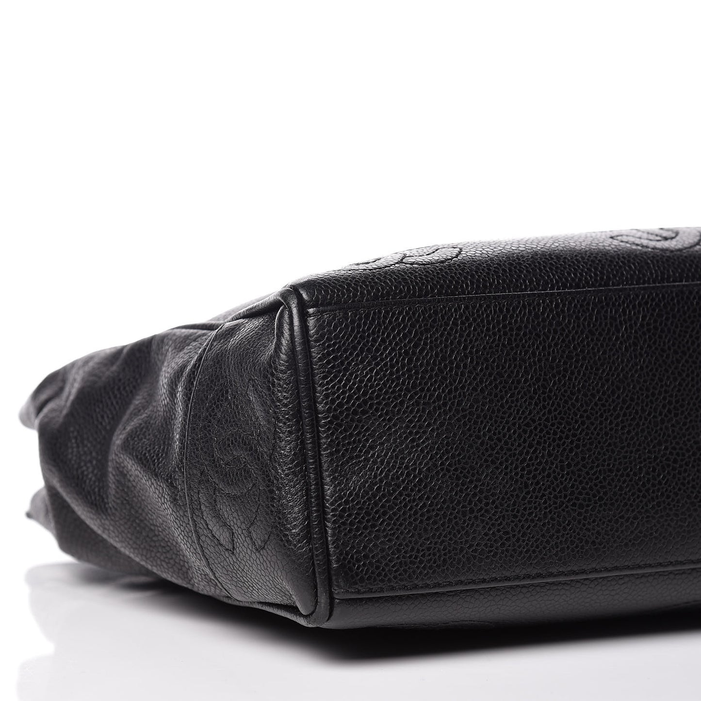 Caviar CC Shoulder Bag Black
