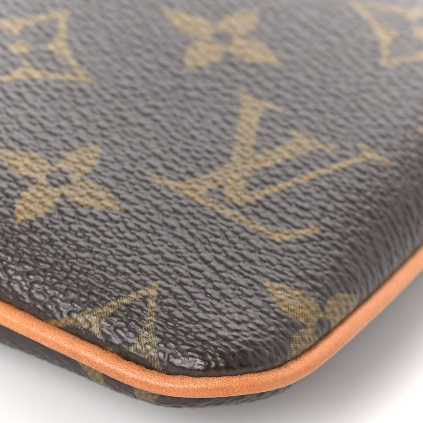 Monogram Pochette Milla MM