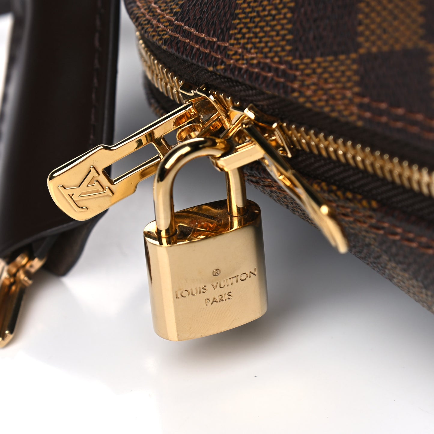 Damier Ebene Alma BB