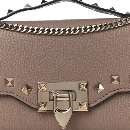 Valentino Garavani Pebbled Calfskin Rockstud Flip Lock Wallet On Chain Poudre 7 of 9