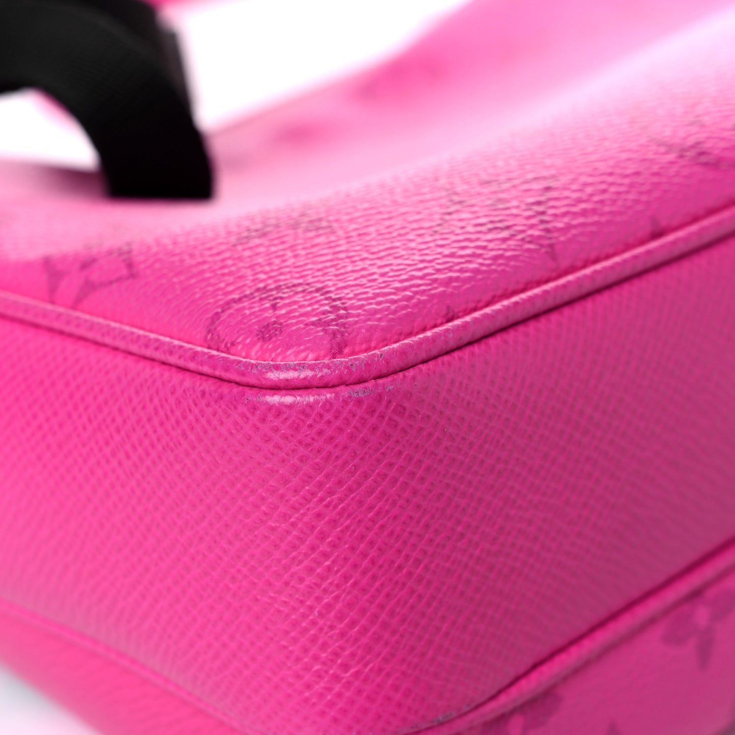 Taigarama Outdoor Messenger Fuchsia