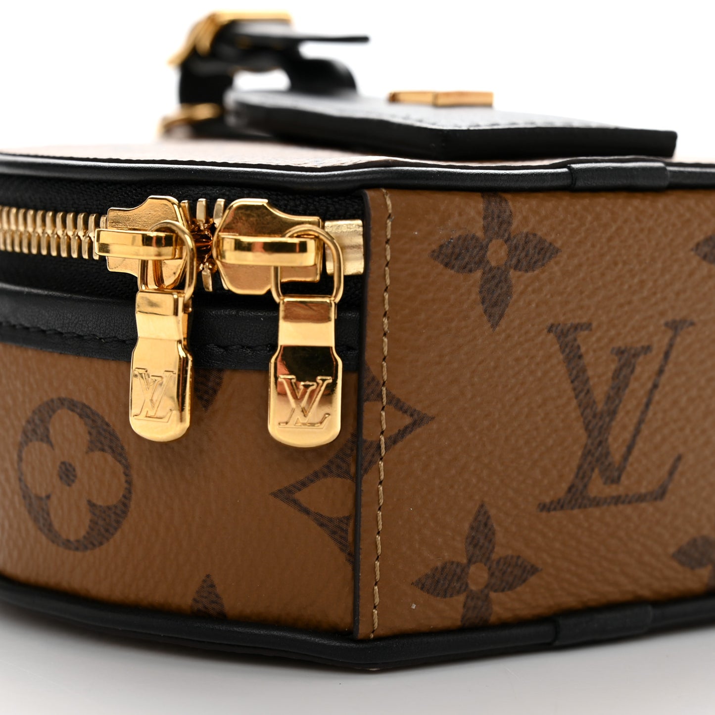 Reverse Monogram Mini Boite Chapeau