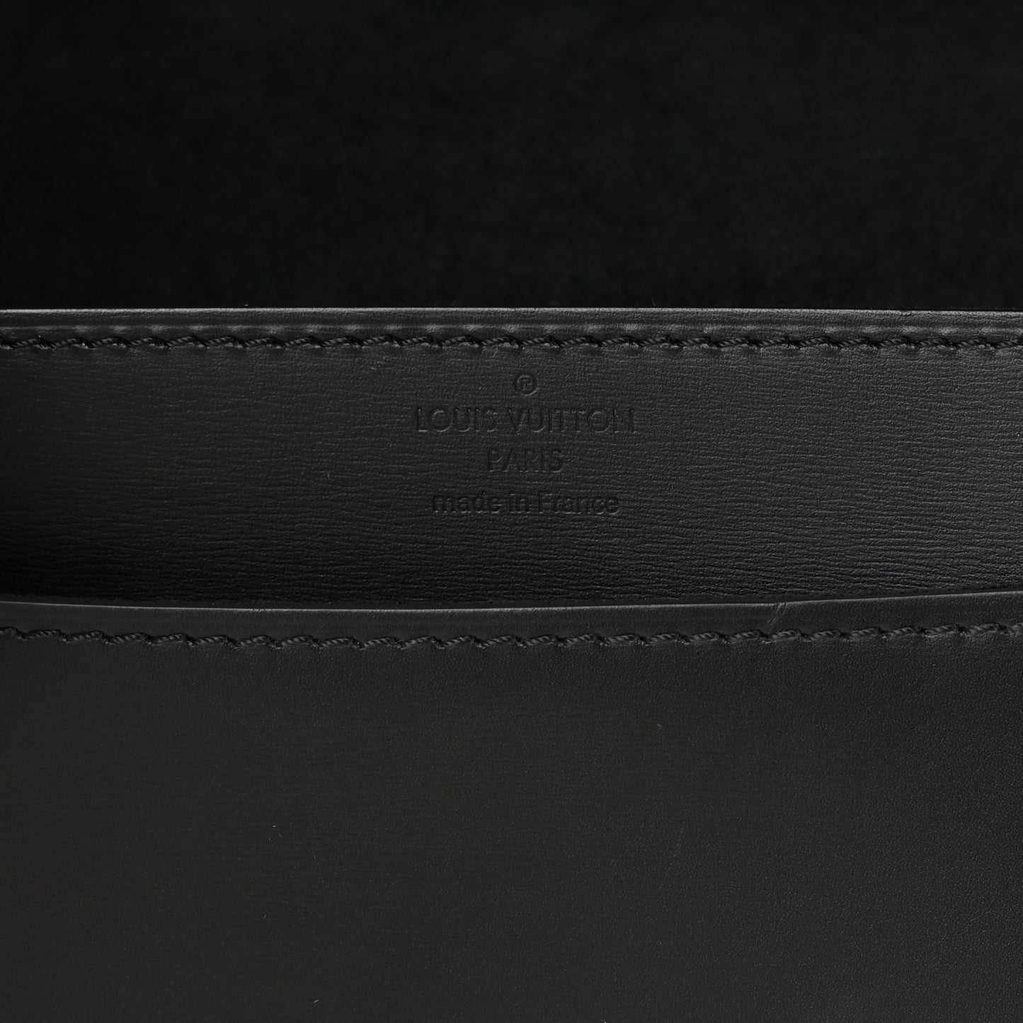 Calfskin Chain Louise GM NM Black