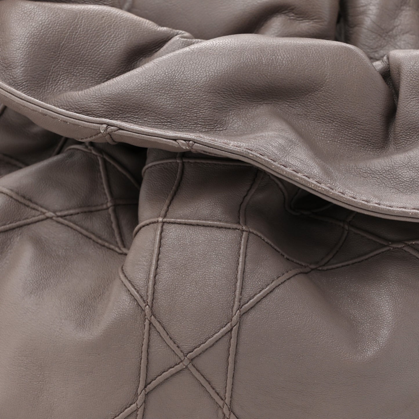 Lambskin Cannage Medium Le Trente Tote Dark Beige