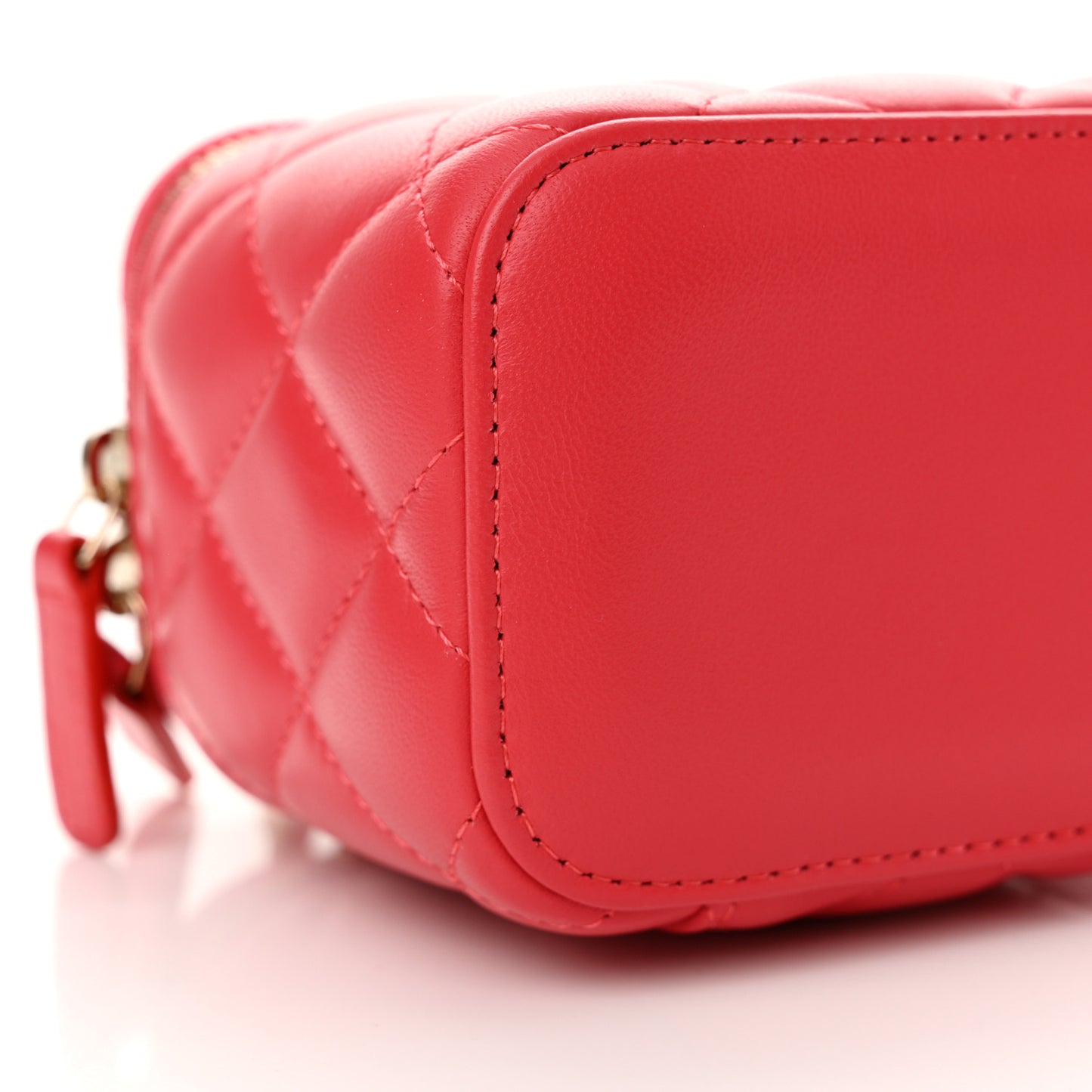 Lambskin Quilted Pearl Crush Mini Vanity Case With Chain Red