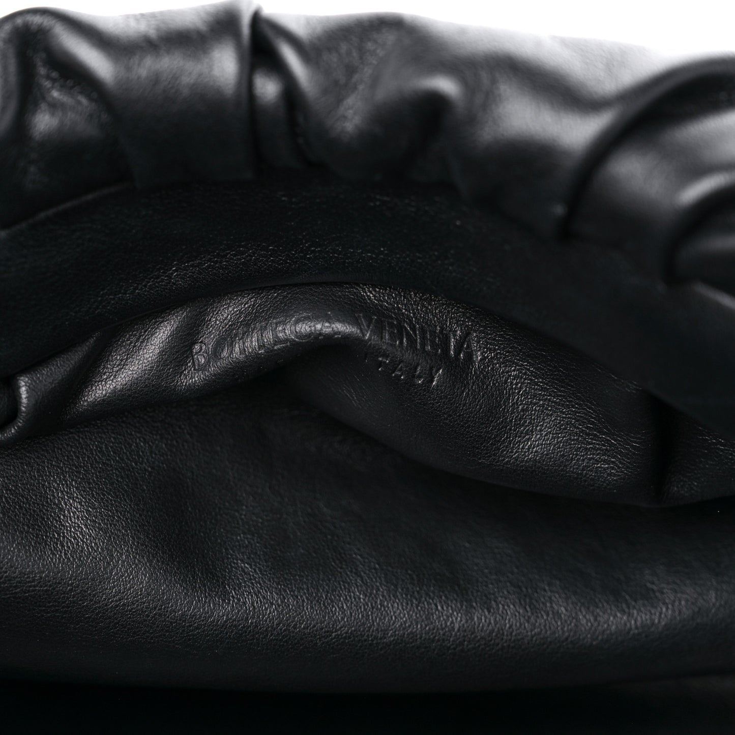 Calfskin The Pouch Chain Black