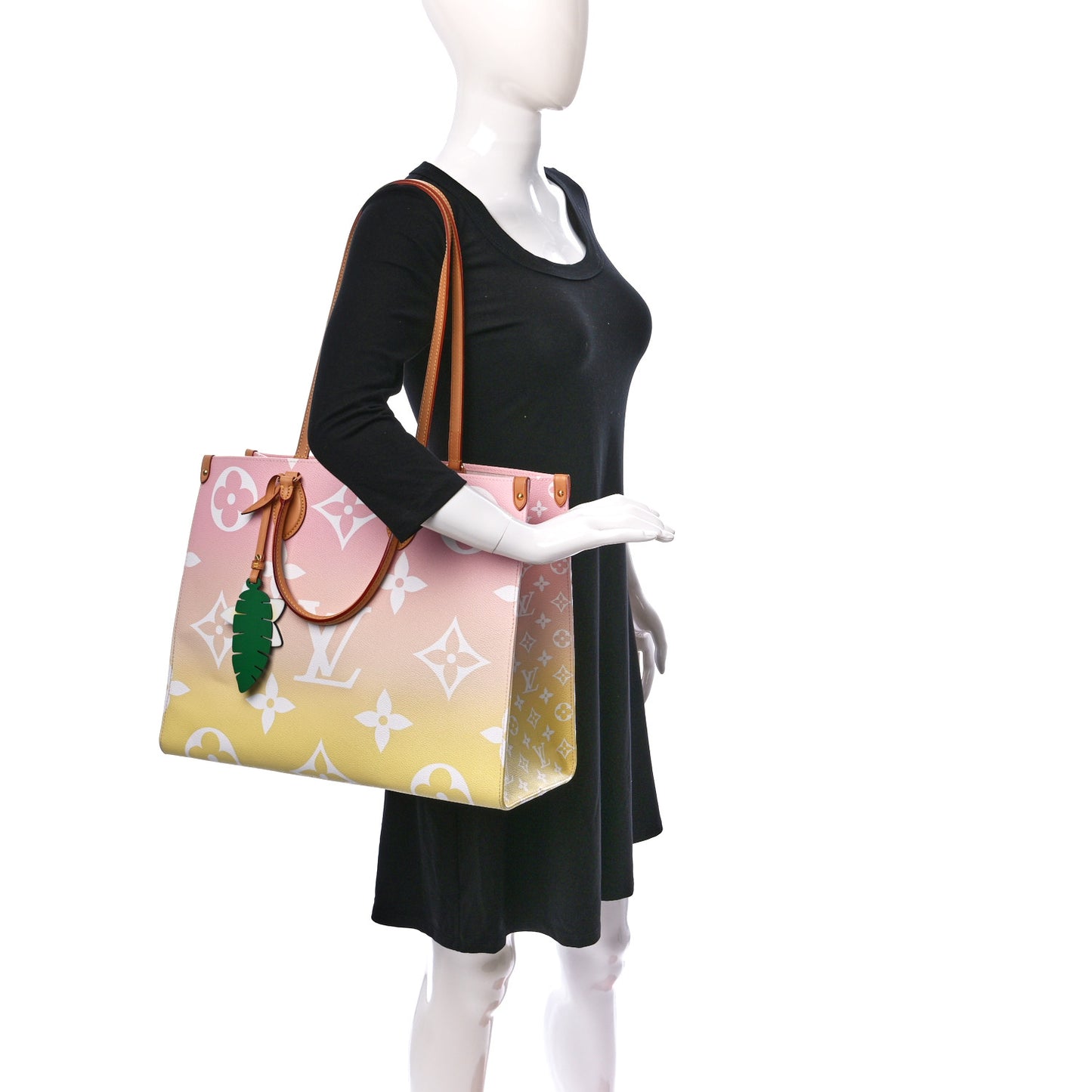 Monogram Giant By The Pool OnTheGo GM Light Pink