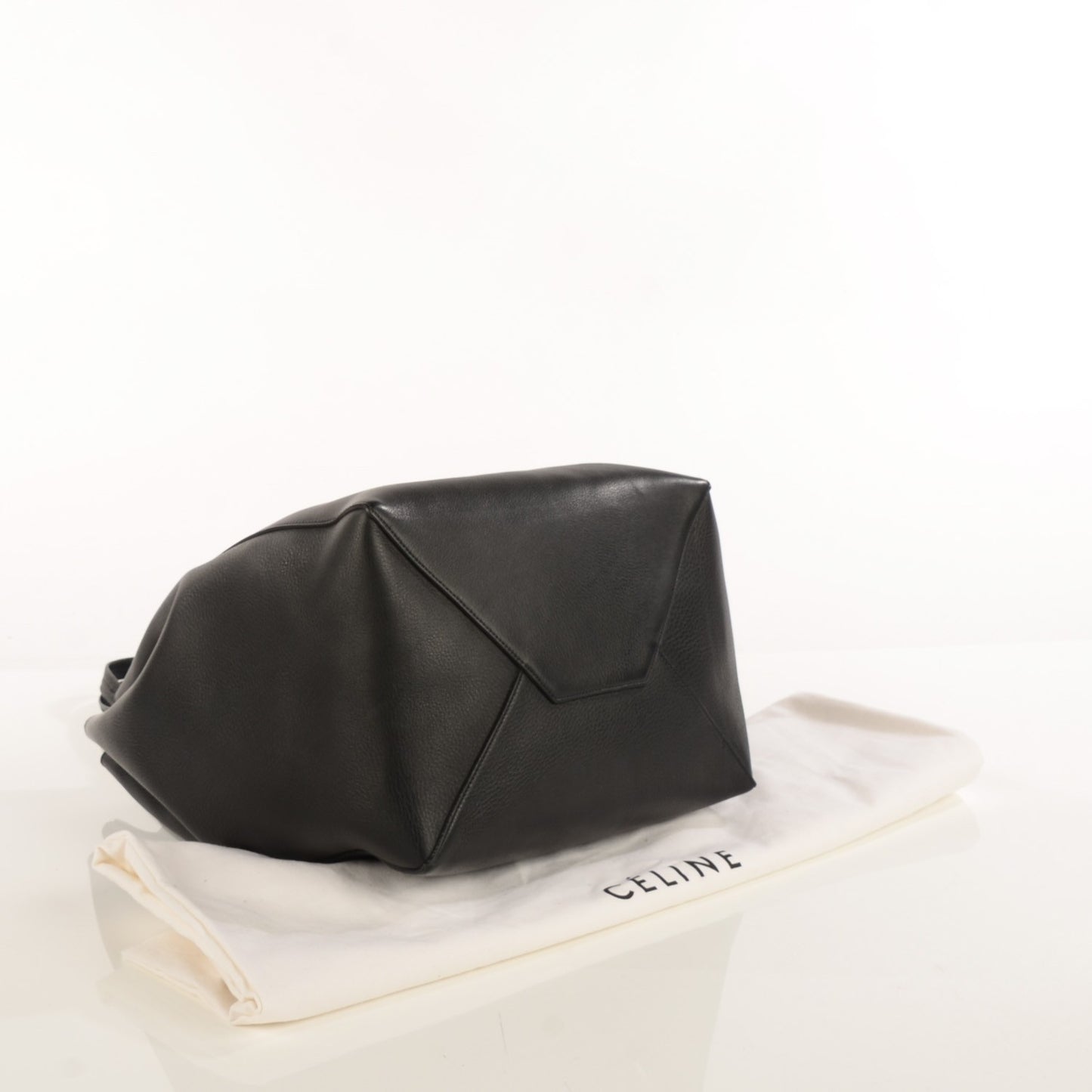 Soft Grained Calfskin Medium Cabas Phantom Black