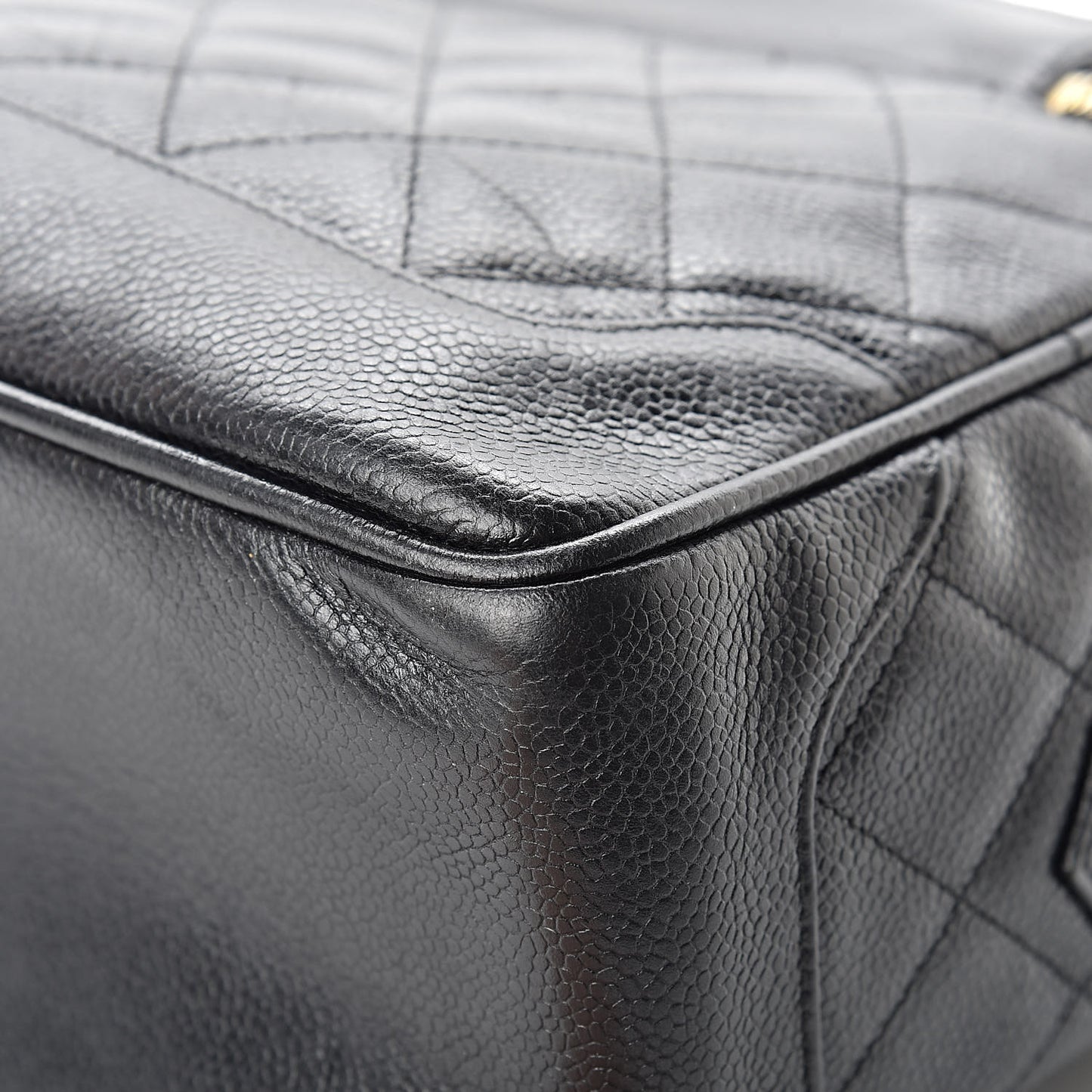 Caviar Quilted Vanity Train Case Shoulder Bag Black