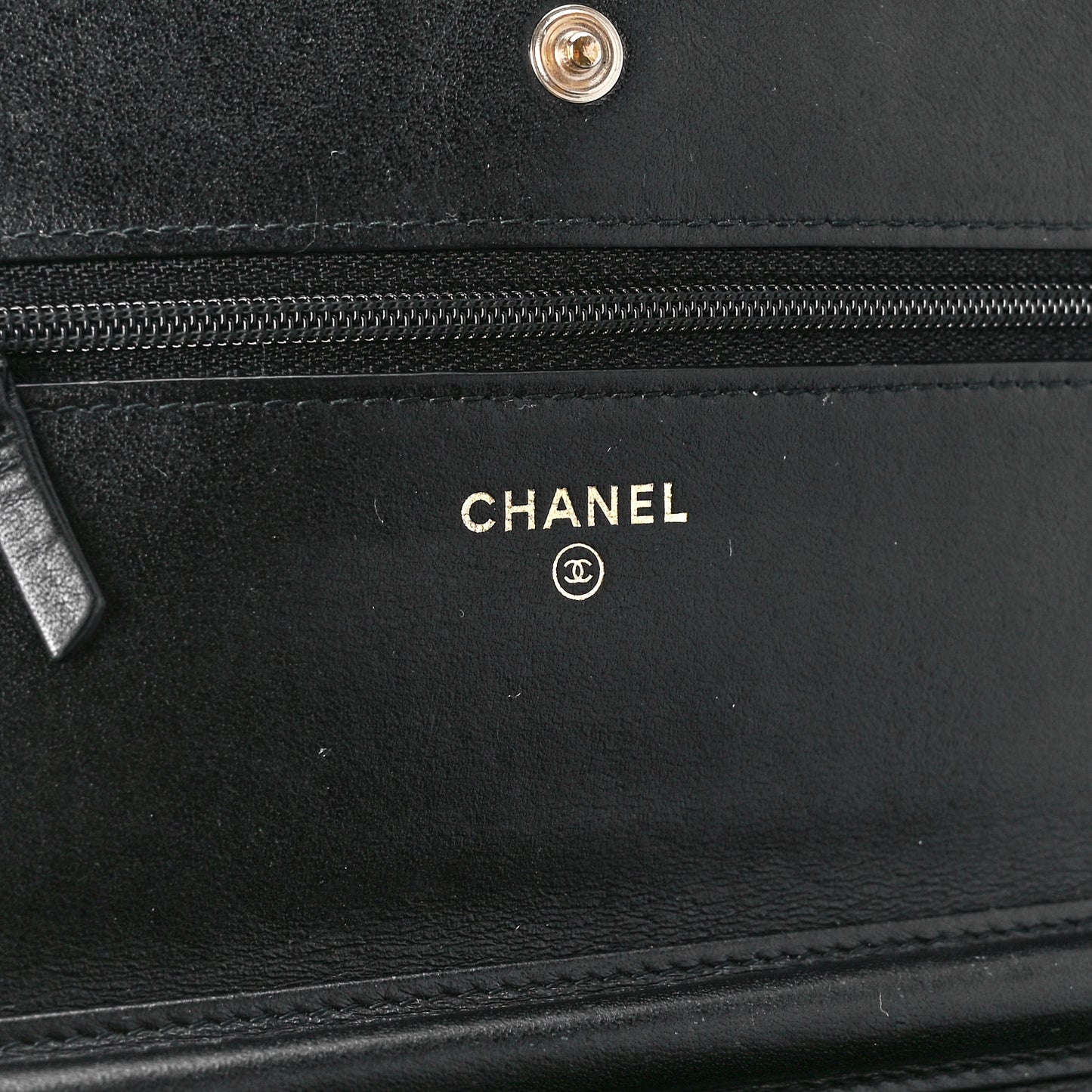 Patent Quilted Wallet On Chain WOC Black