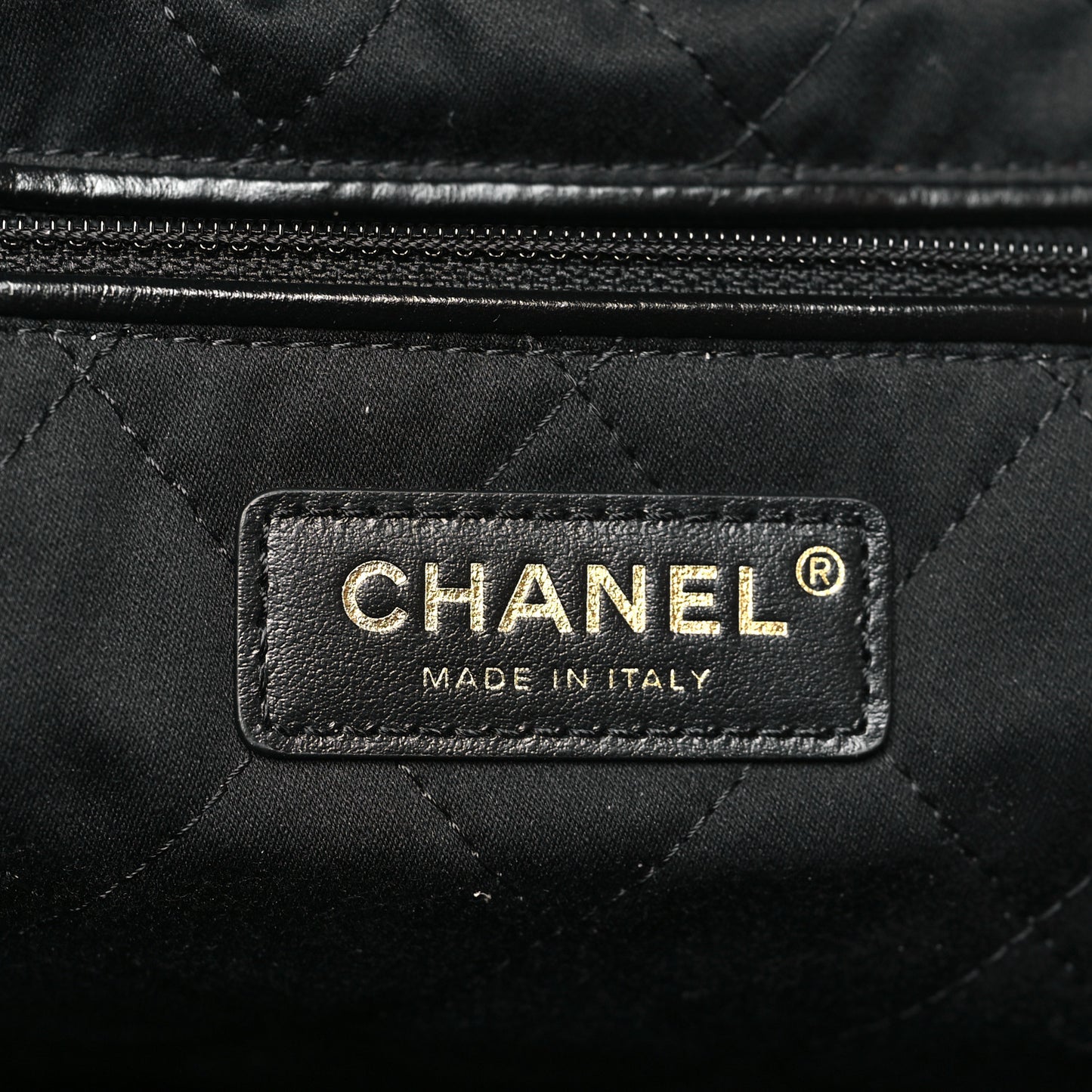 Shiny Calfskin Quilted Chanel 22 Black