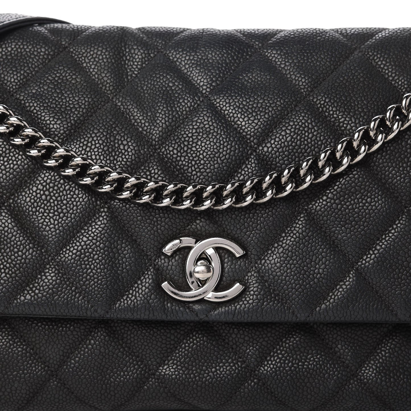 Iridescent Caviar Quilted Medium Lady Pearly Flap Black