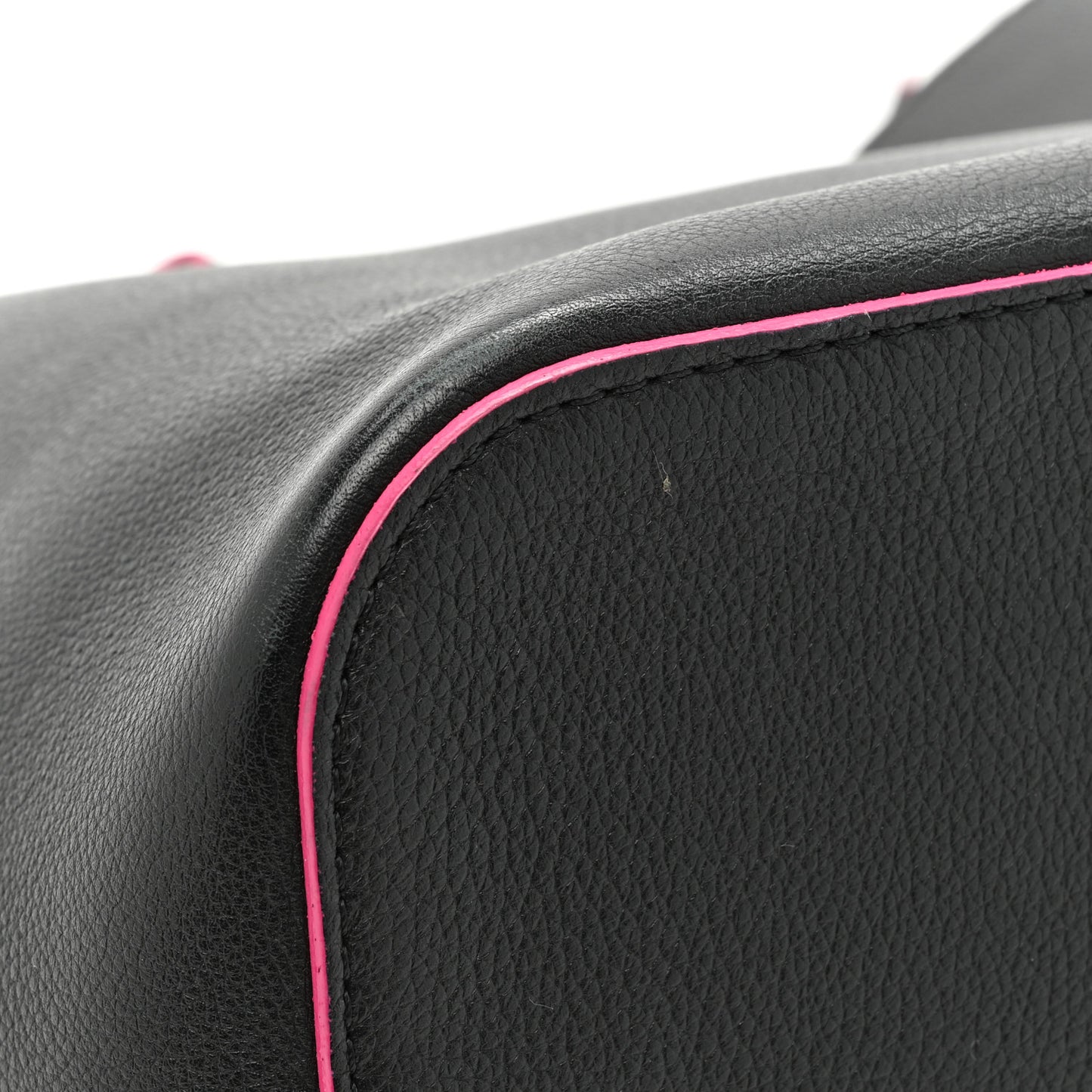 Calfskin Lockme Bucket Black