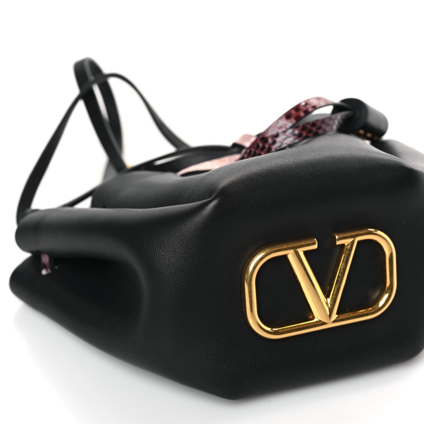 Vitello Ayers VLogo Bucket Bag Black