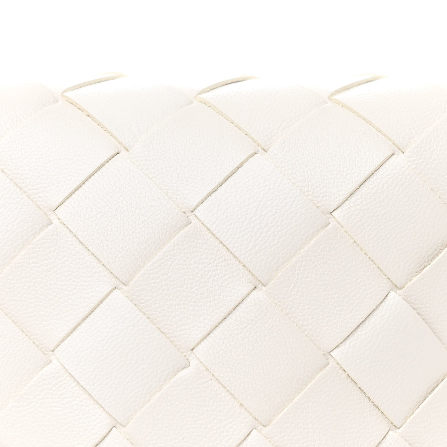 Calfskin Nappa Intrecciato Candy Wallace White