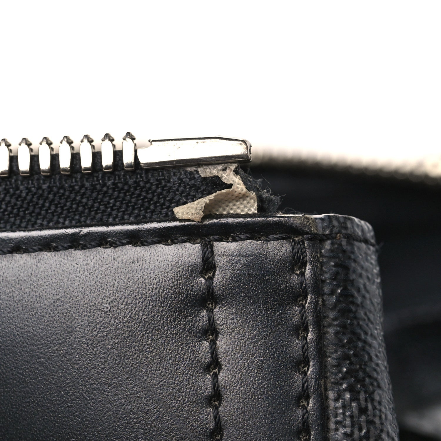 Louis Vuitton Damier Graphite Neo Greenwich 9 of 12