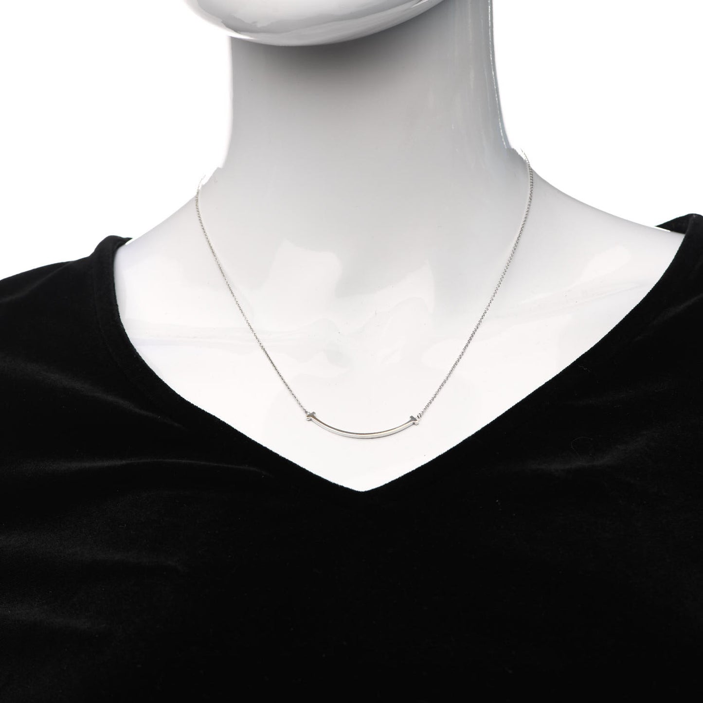18K White Gold Small T Smile Pendant Necklace