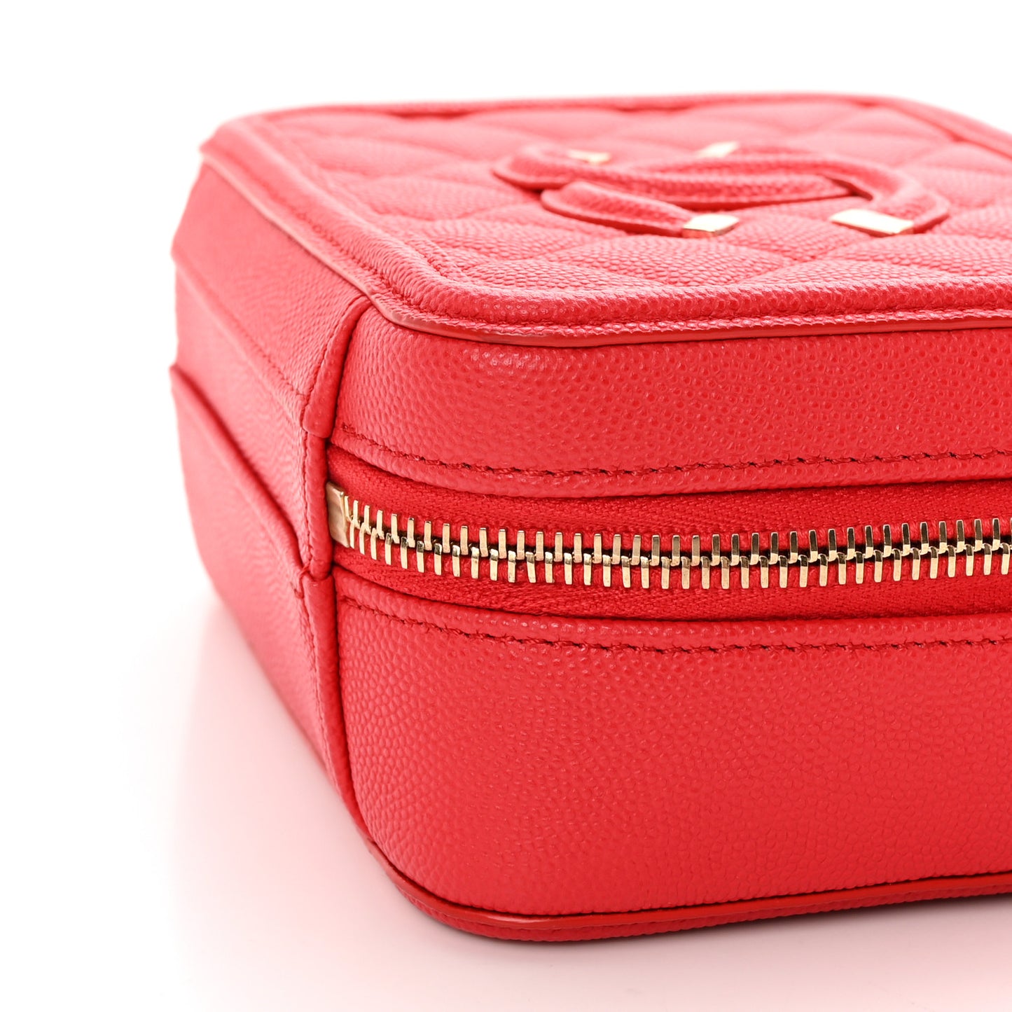 Caviar Quilted Small CC Filigree Vanity Case Red