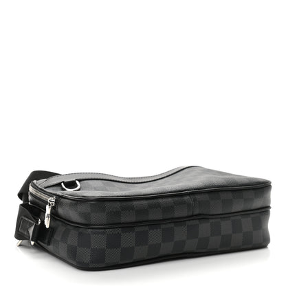 Louis Vuitton Damier Graphite Messenger 3 of 11