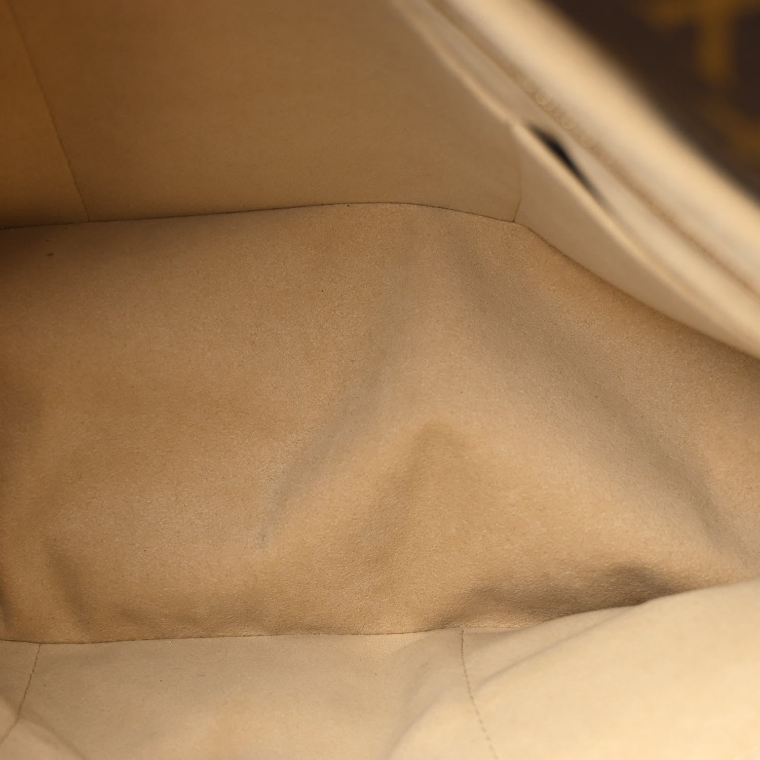 Louis Vuitton Monogram Artsy MM 5 of 11