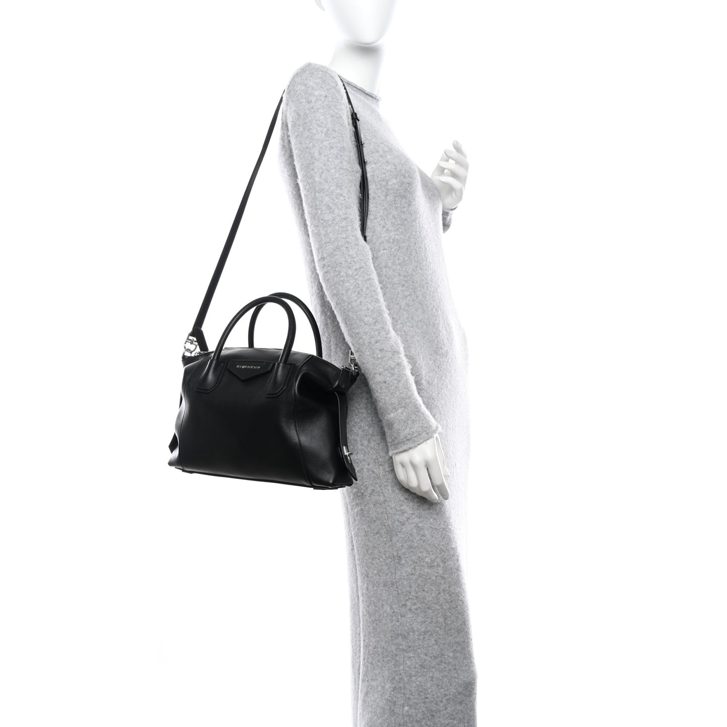Smooth Calfskin Small Soft Antigona Black