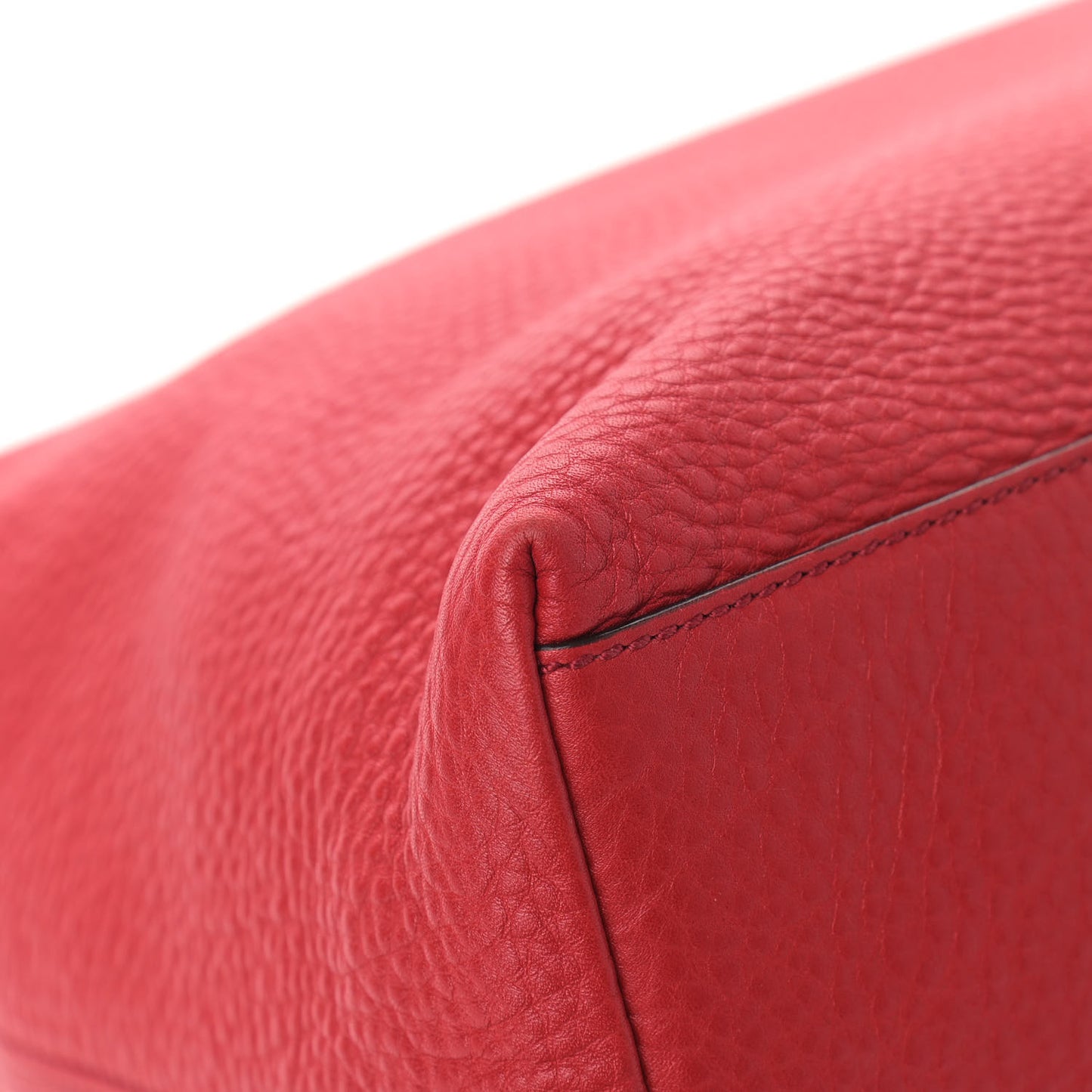 Pebbled Calfskin Medium Soho Chain Shoulder Bag Tabasco Red
