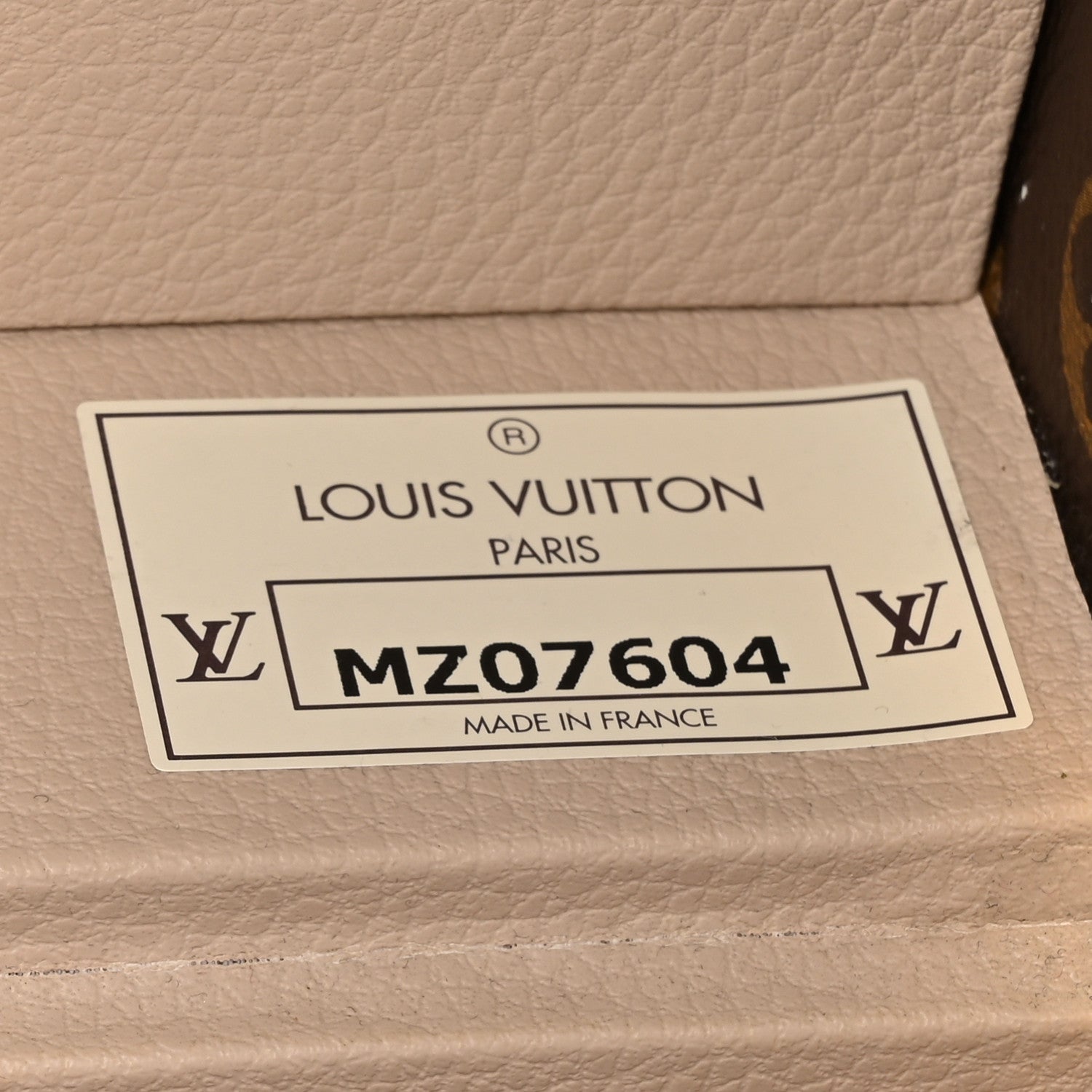 Louis Vuitton Monogram Boite Pharmacie Toiletry Case 11 of 17