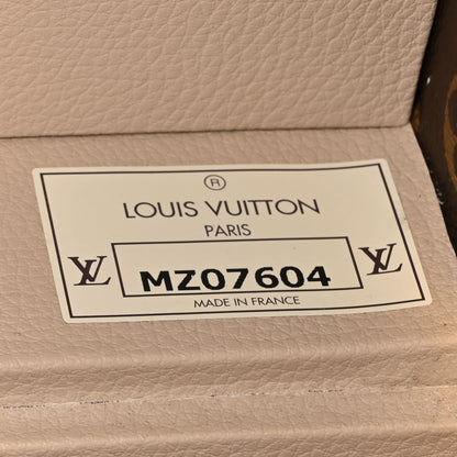 Louis Vuitton Monogram Boite Pharmacie Toiletry Case 11 of 17