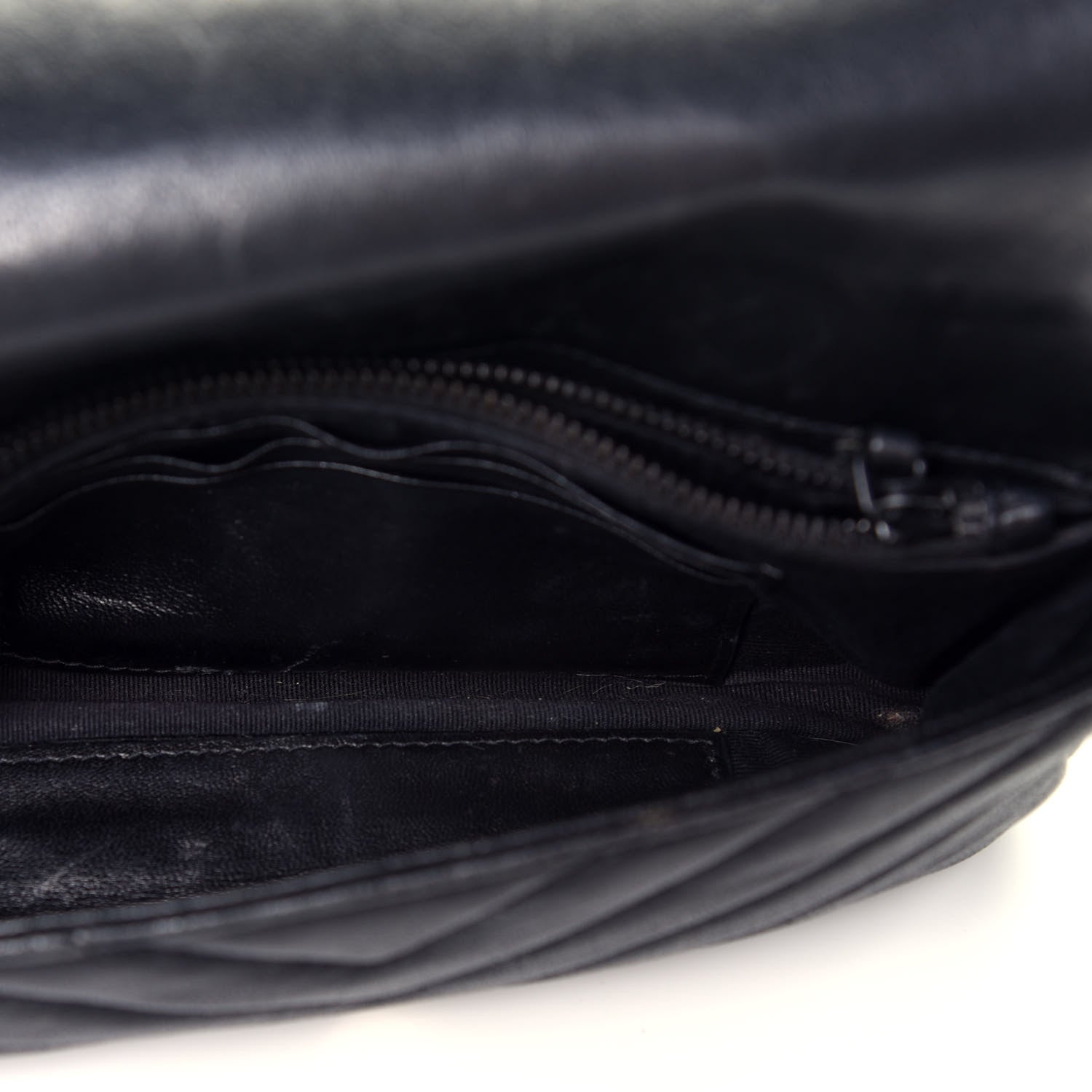 Saint Laurent Sheepskin Matelasse Chevron Monogram College Chain Wallet Black 6 of 10