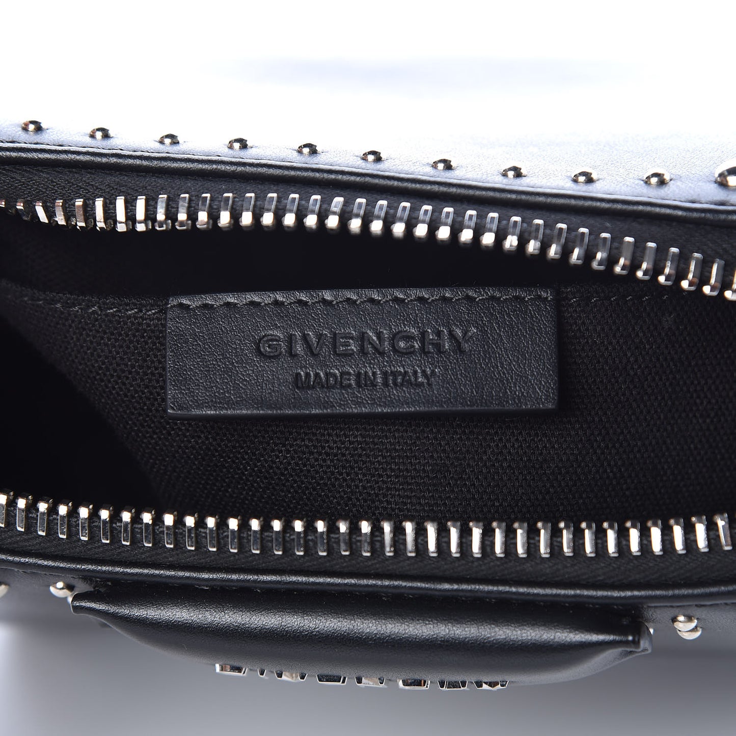Calfskin Small Studded Antigona Beauty Wristlet Black