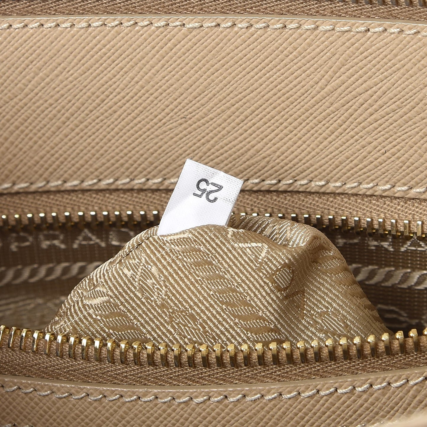 Saffiano Medium Galleria Double Zip Tote Sabbia