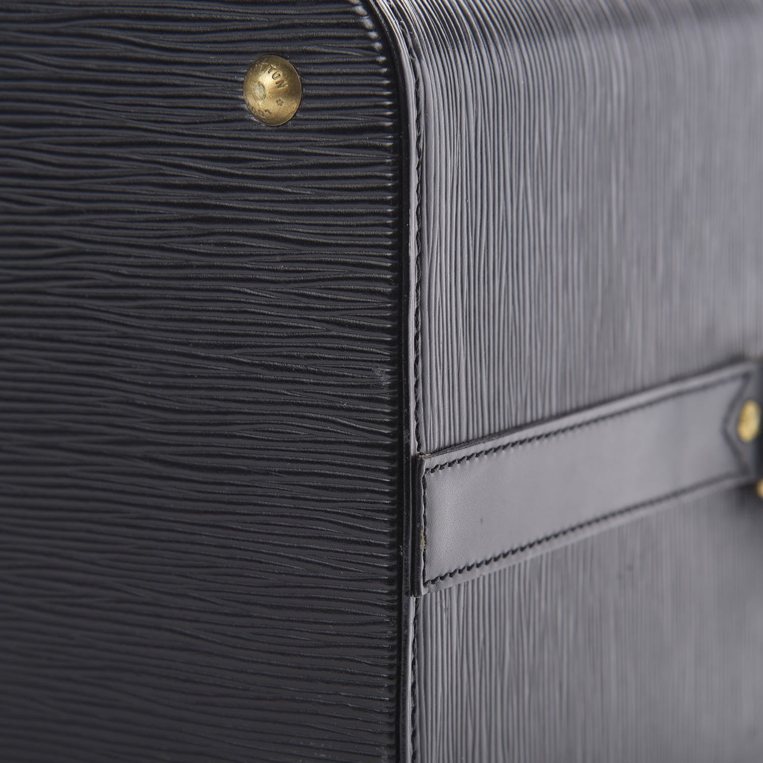 Louis Vuitton Epi Train Case Black 17 of 23