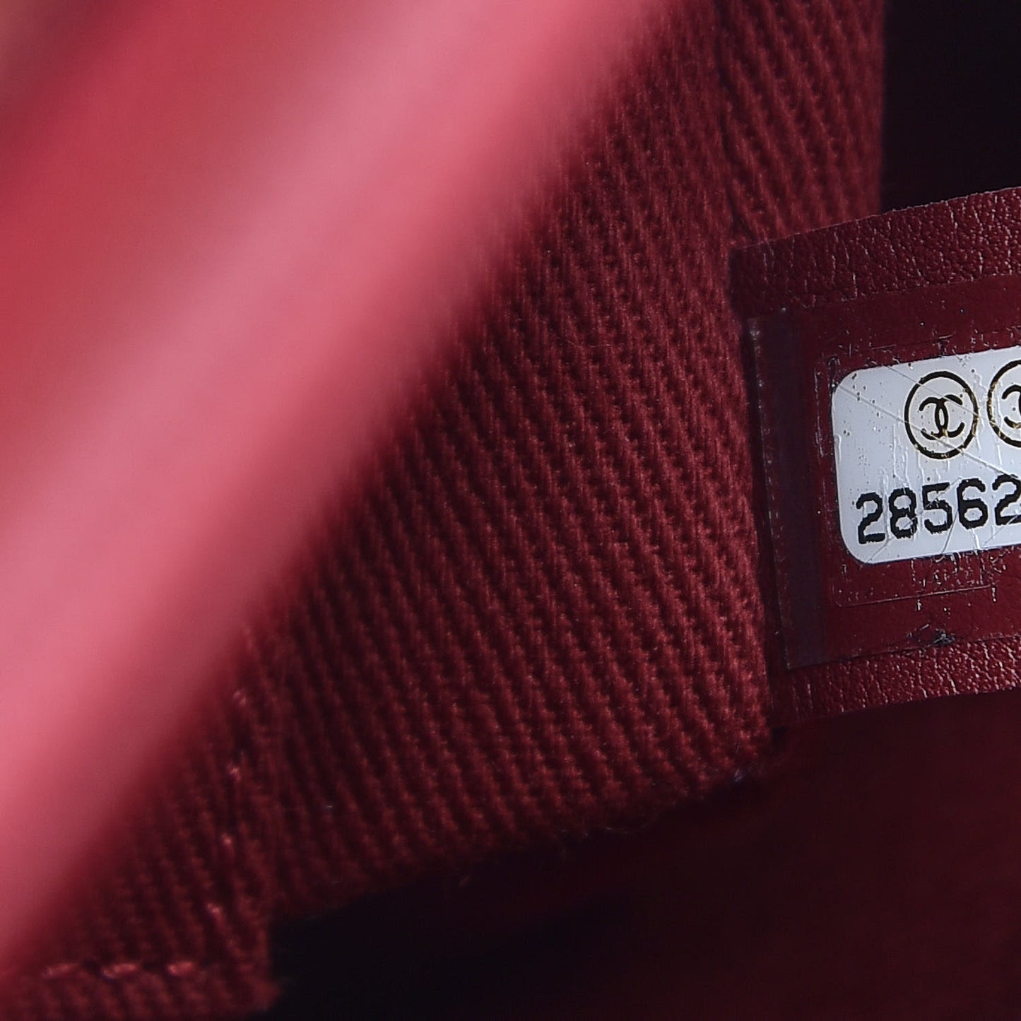 Caviar Quilted Medium Business Affinity Flap Burgundy