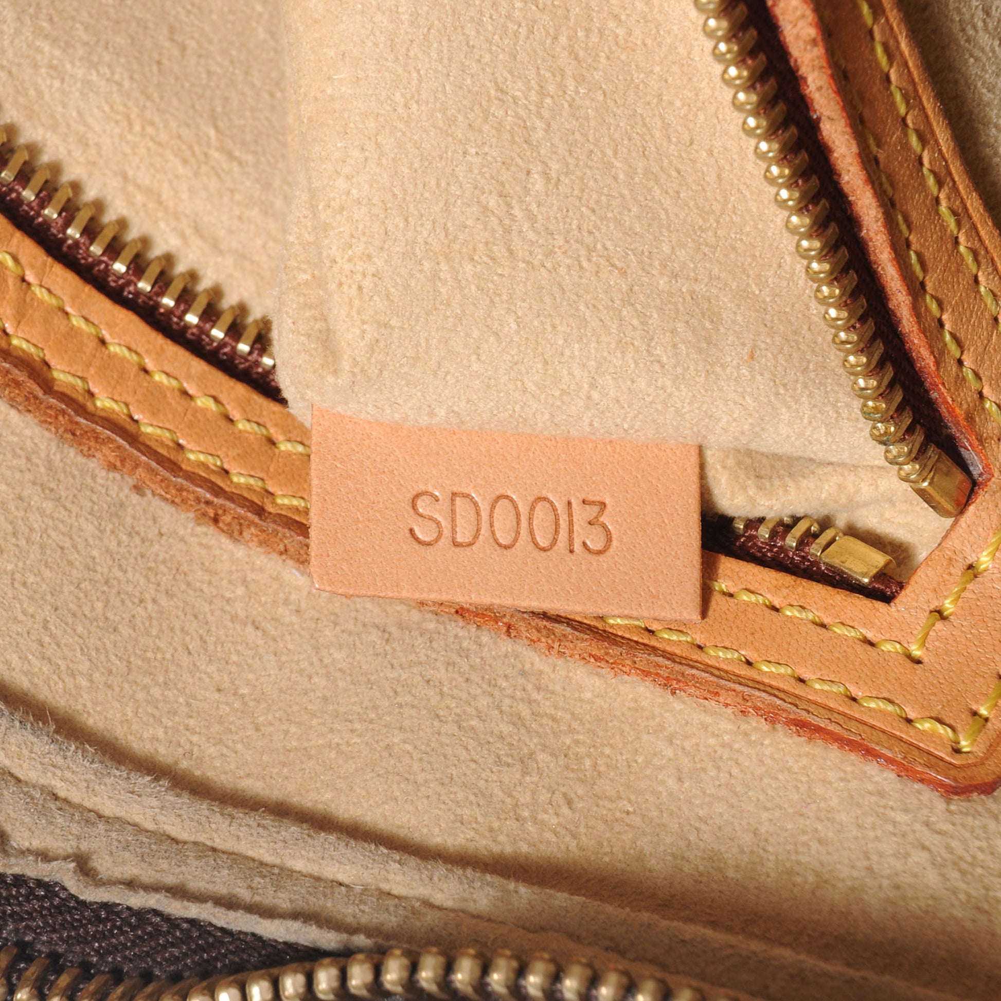 Louis Vuitton Monogram Looping MM 14 of 14