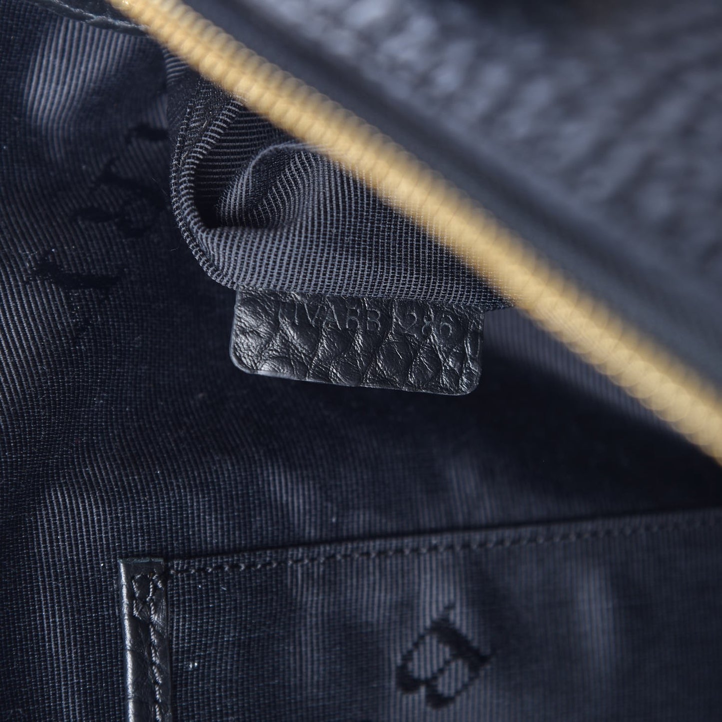 Signature Grain Calfskin Medium Welburn Tote Black