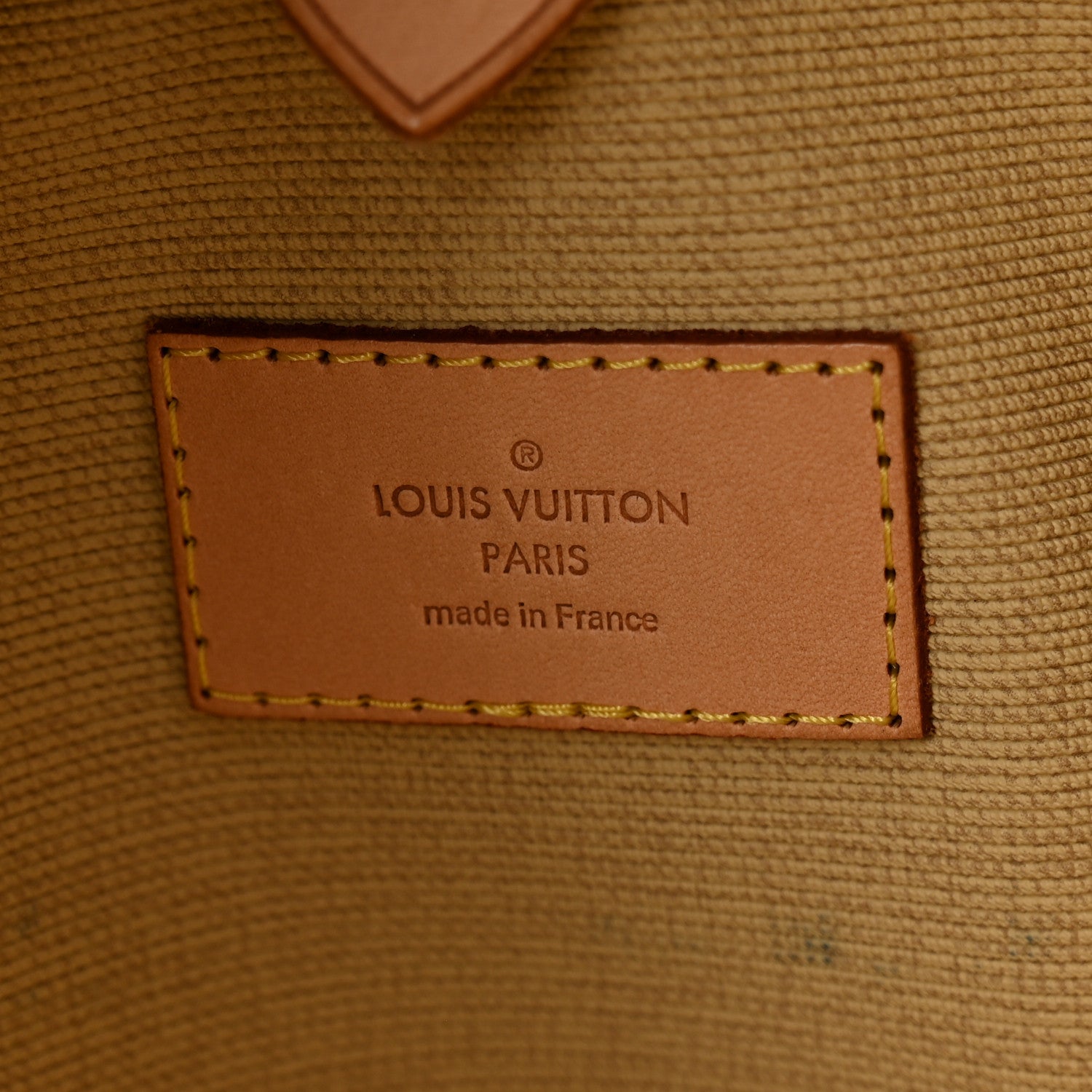 Louis Vuitton Monogram Sirius 70 5 of 23