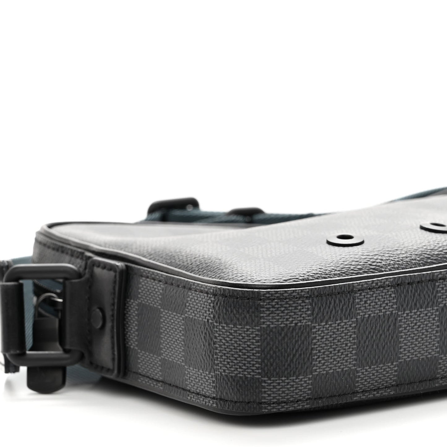 Damier Graphite Alpha Messenger Bag