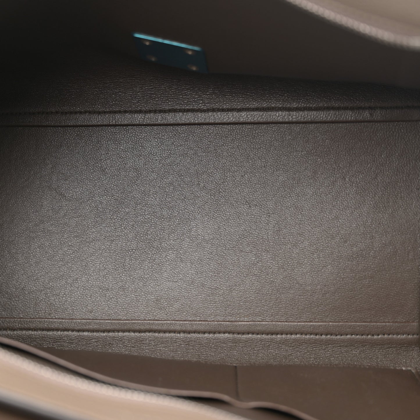 Drummed Calfskin Suede Small Trapeze Souris