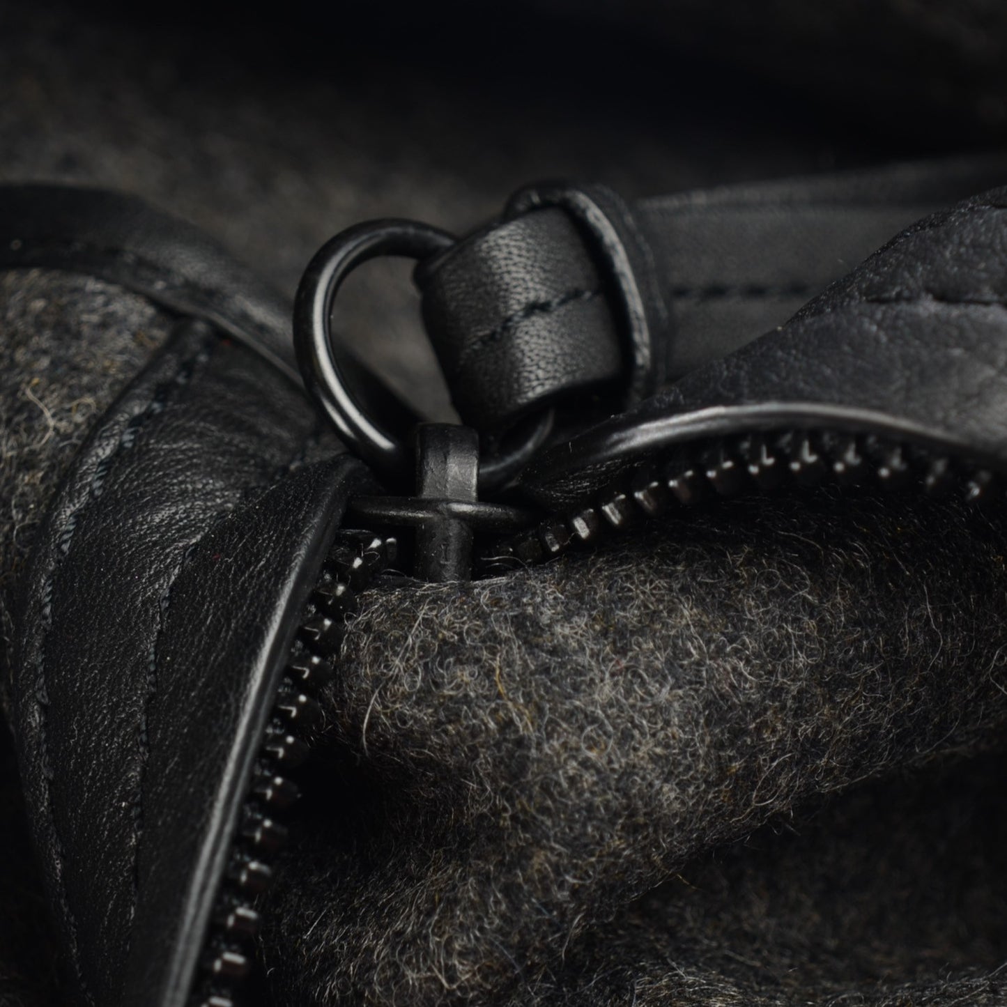 Felt Medium Phantom Luggage Grey