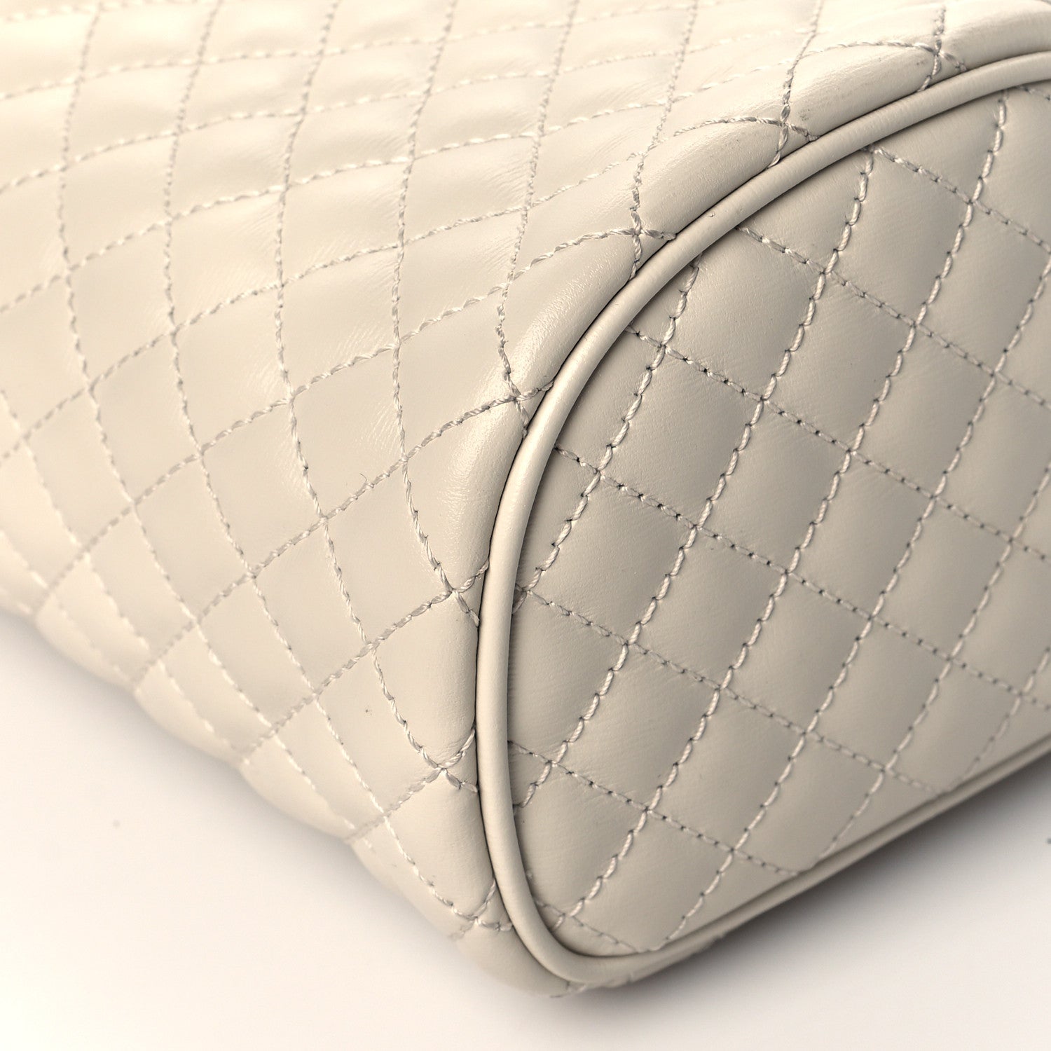 Gucci Calfskin Trapuntata Zumi Belt Bag Off White 10 of 11