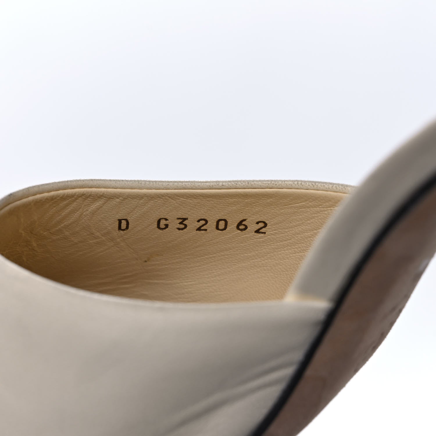 Chanel Lambskin Grosgrain Cap Toe Snake Pearl Mule 39.5 White Black 8 of 9