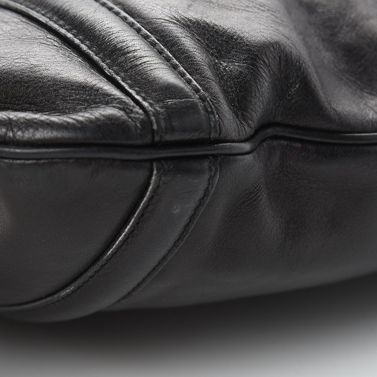 Calfskin Medium Britt Hobo Black