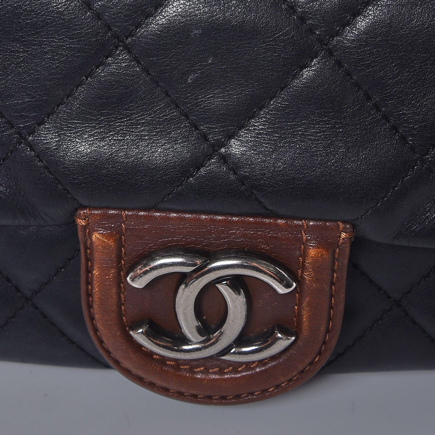 Calfskin Country Chic Flap Black